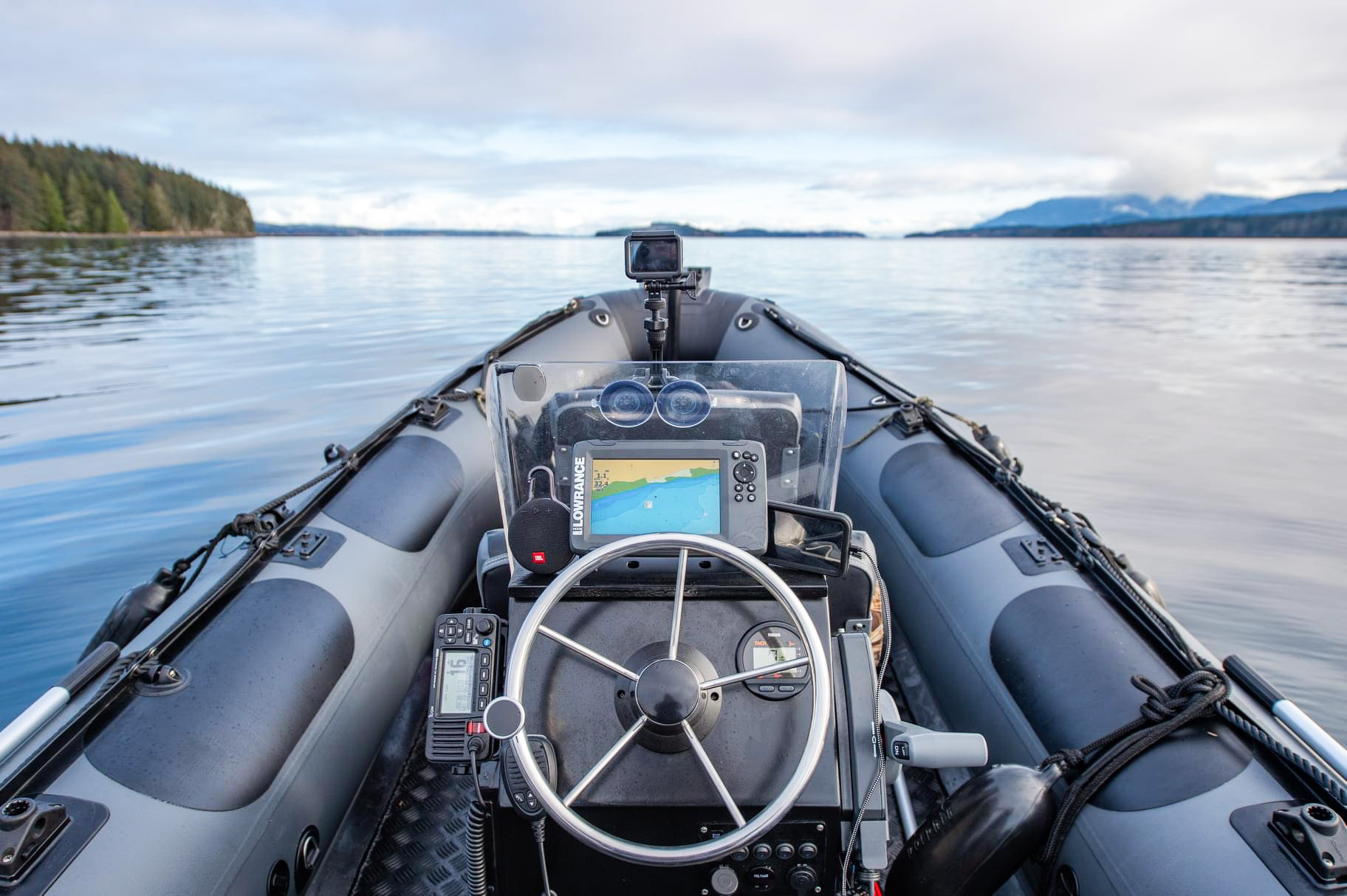 5 Reasons to Buy a Rigid Inflatable Boat Over a Fiberglass Boat